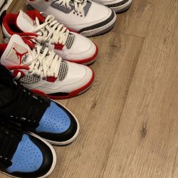 Retro 4 Fire Red, Retro 3 Fire Red, Retro 1 University Blue