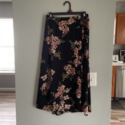 Women’s Large Bobeau Black Floral Skirt - Make Offer 