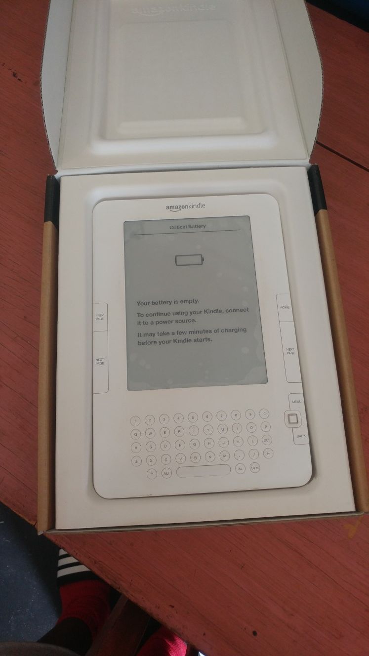 Amazon Kindle new in box 50$