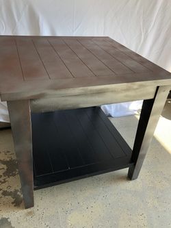 Square wood table/