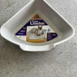 Brand New Corner Litter Box