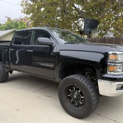 2014 Chevrolet Silv15 LT Truck