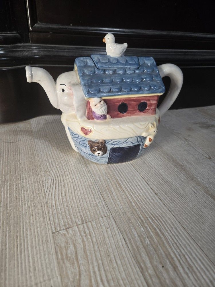 Young's Inc Noah’s Ark Teapot