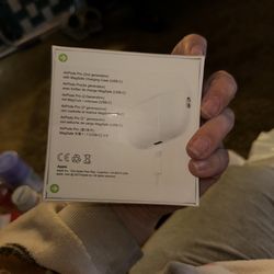 Apple AirPods 2nd gen