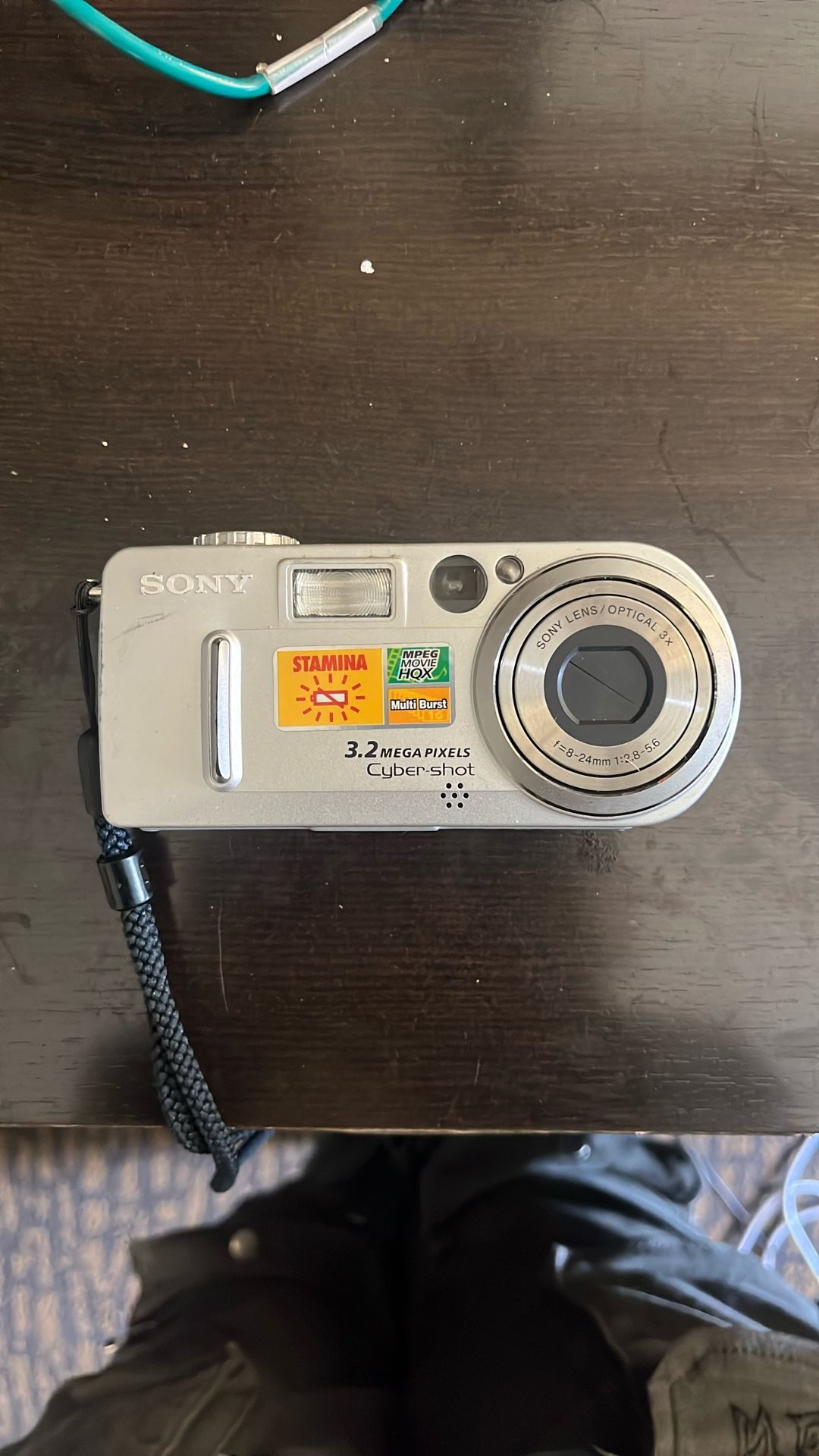 sony cybershot DSC-P7 digital camera