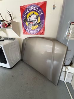 2003 Chevy Silverado non hd hood