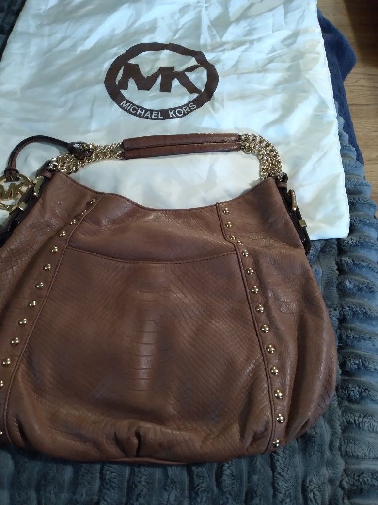 Michael Kors Leather Purse.