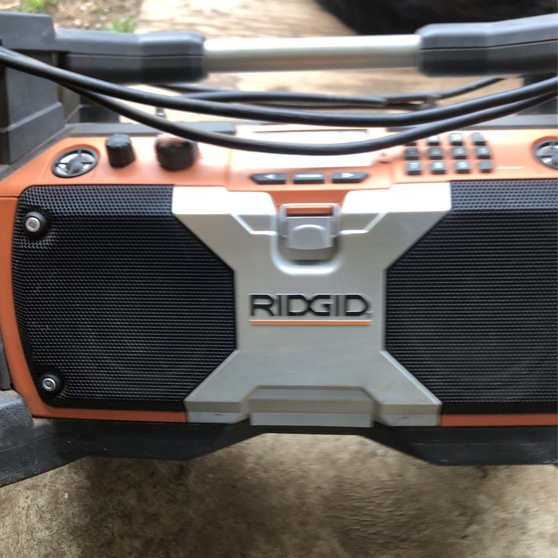 RIDGID R8408 JOBSITE RADIO