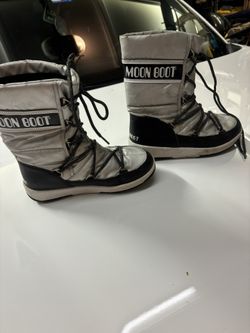 Girls 4.5 Size Moon Boots 