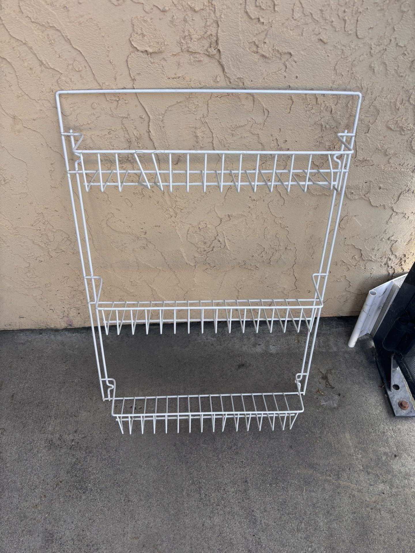 Closetmaid 3-Shelf Door/Wall Rack