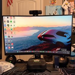 27.5in Curved Monitor (read disc for specs)