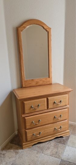 Furniture Traditions-3 Drawer Dresser with Mirror