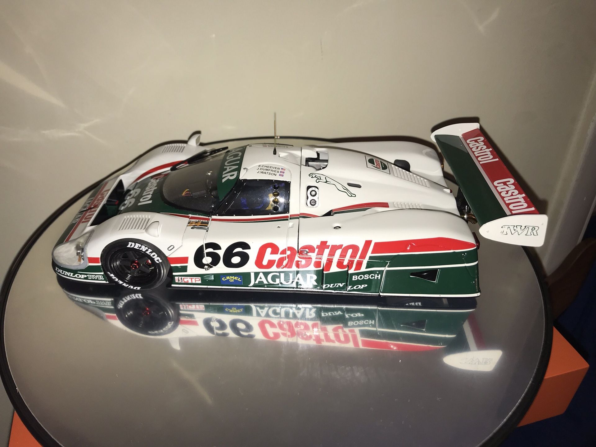 1:18 Jaguar XJR9 - Exoto
