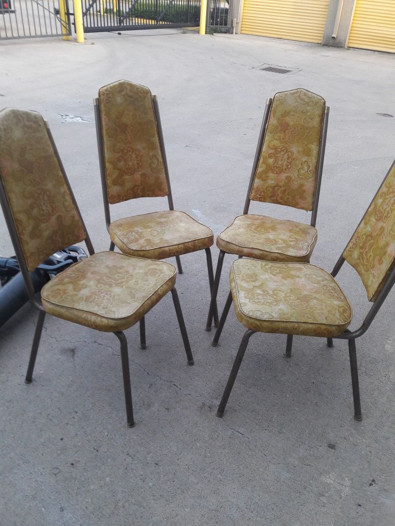 Vintage 4 chairs