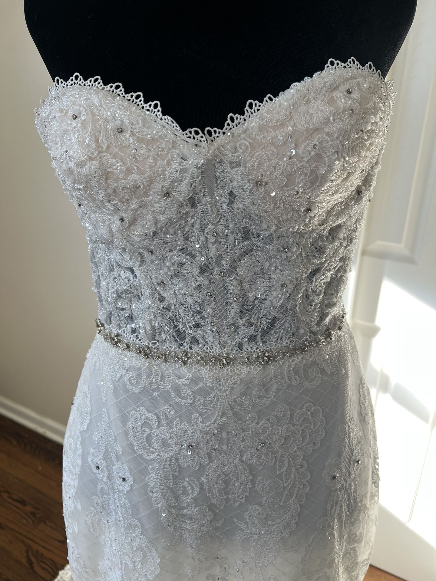 Never Worn wedding Dress