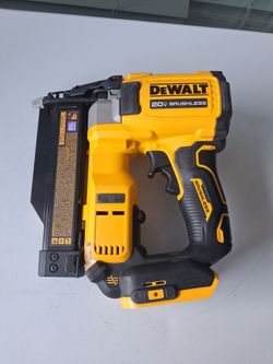 Dewalt 20v cordless 23g pin nailer new tool only