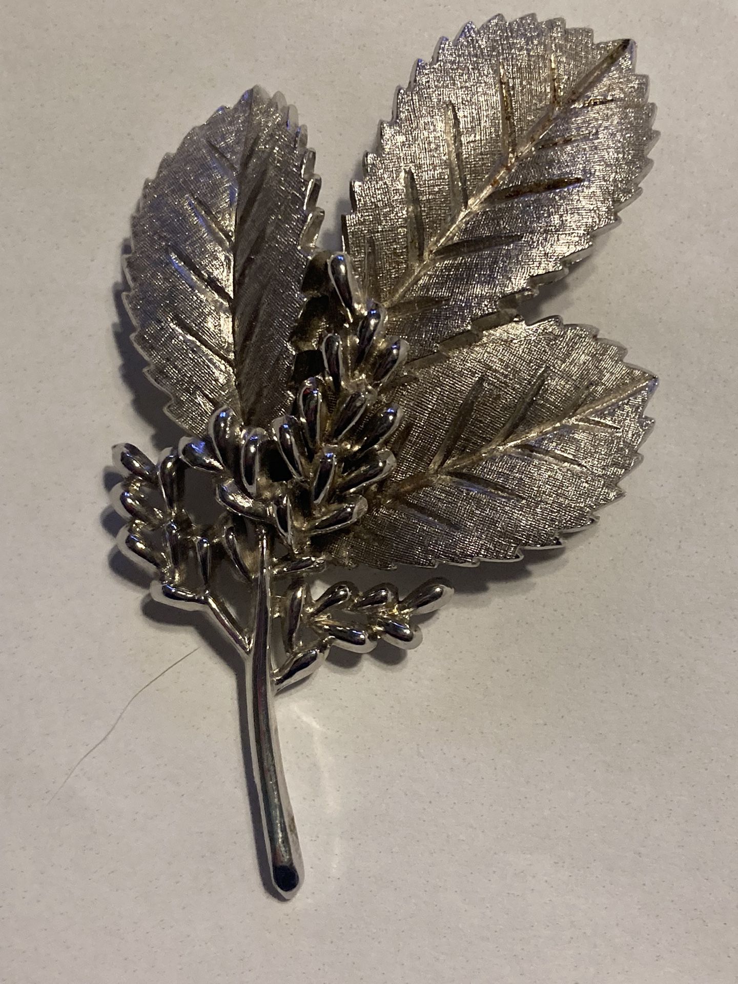 Vintage Signed Trifari Silver Toned Leaf Brooch 