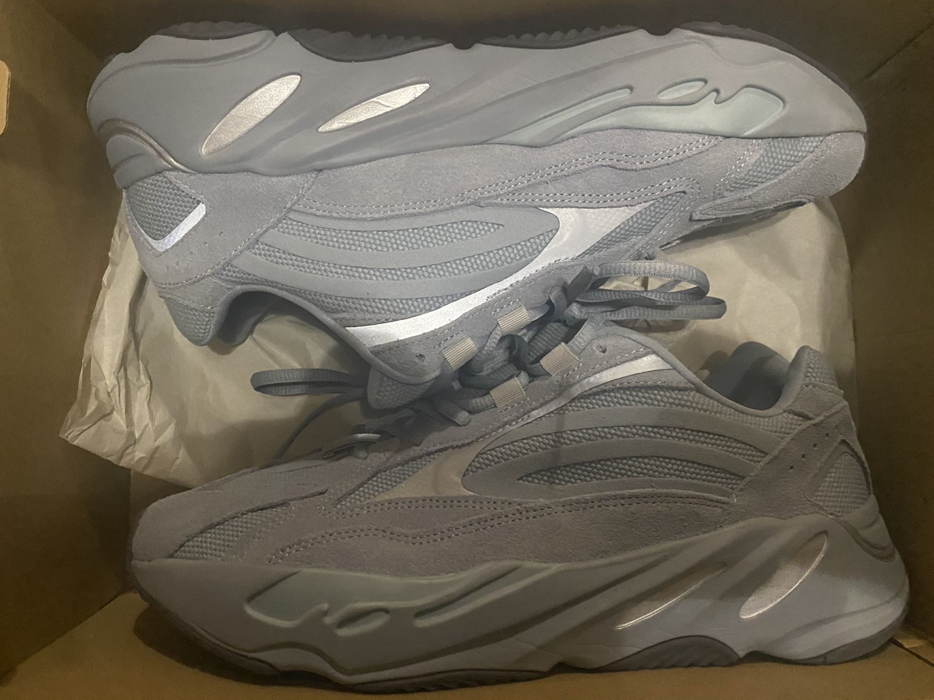 Yeezy 700 Hostpital blue size 12