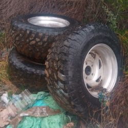 (  All  STOLEN , no Longer available  ).    A Couple Sets Of Old School Deep Dish Wheels