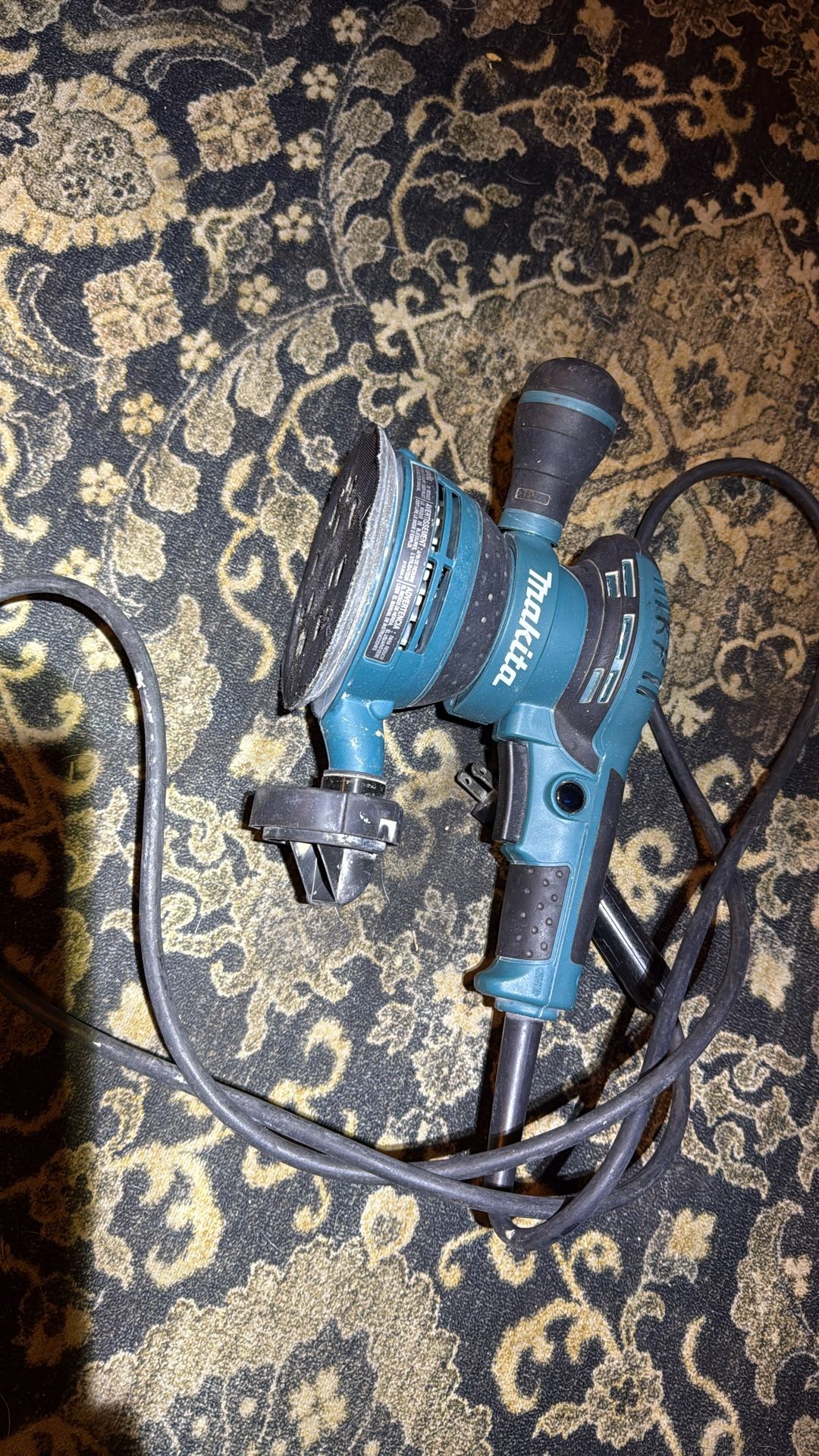 Makita BO5041 5-inch Random Orbit Sander