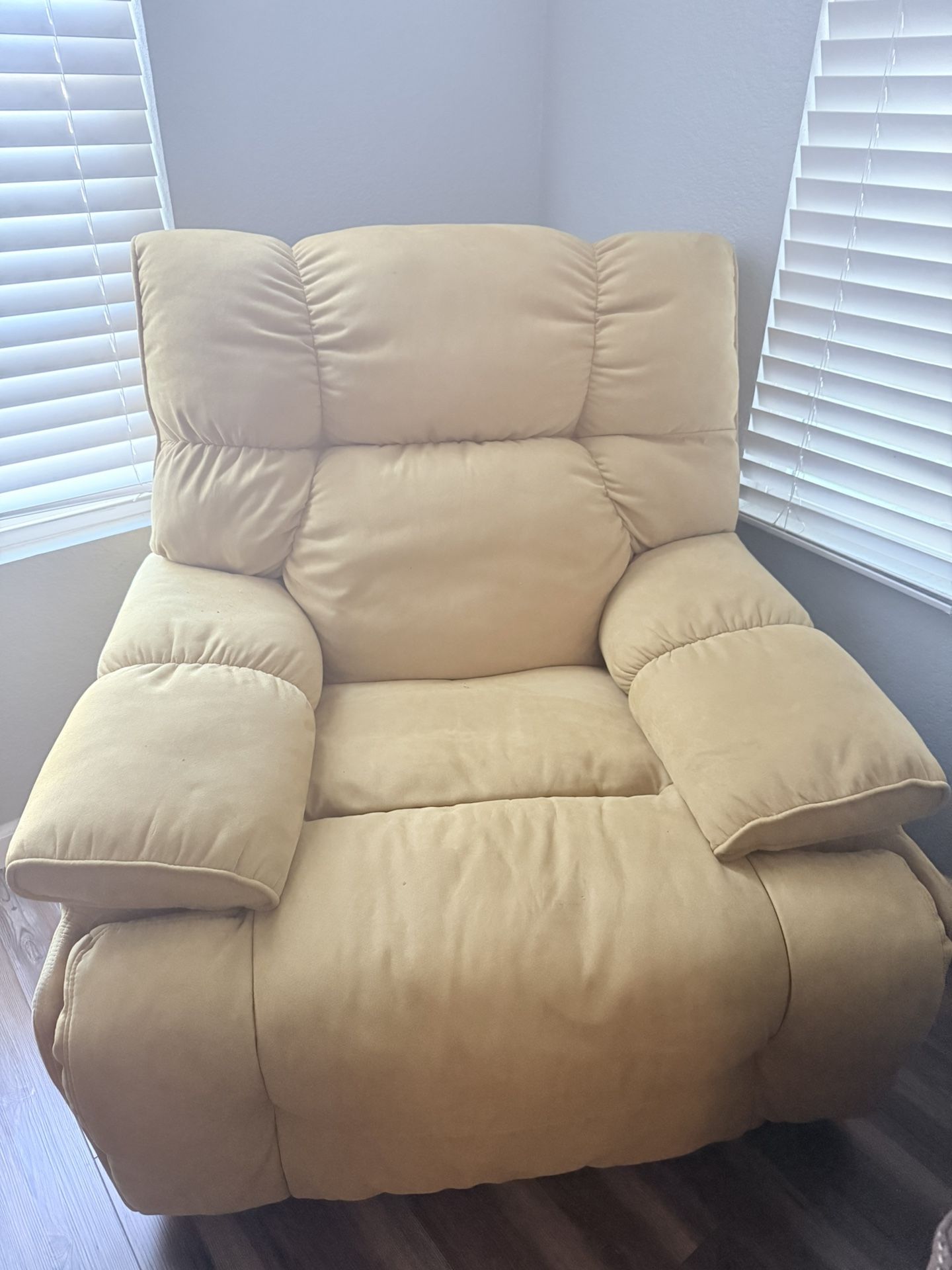 Plush Recliner Chair