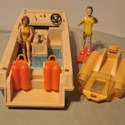 Vintage Fisher-Price 1976 SEA EXPLORER Boat, Sea Sled, 2 Figures & Accessories 