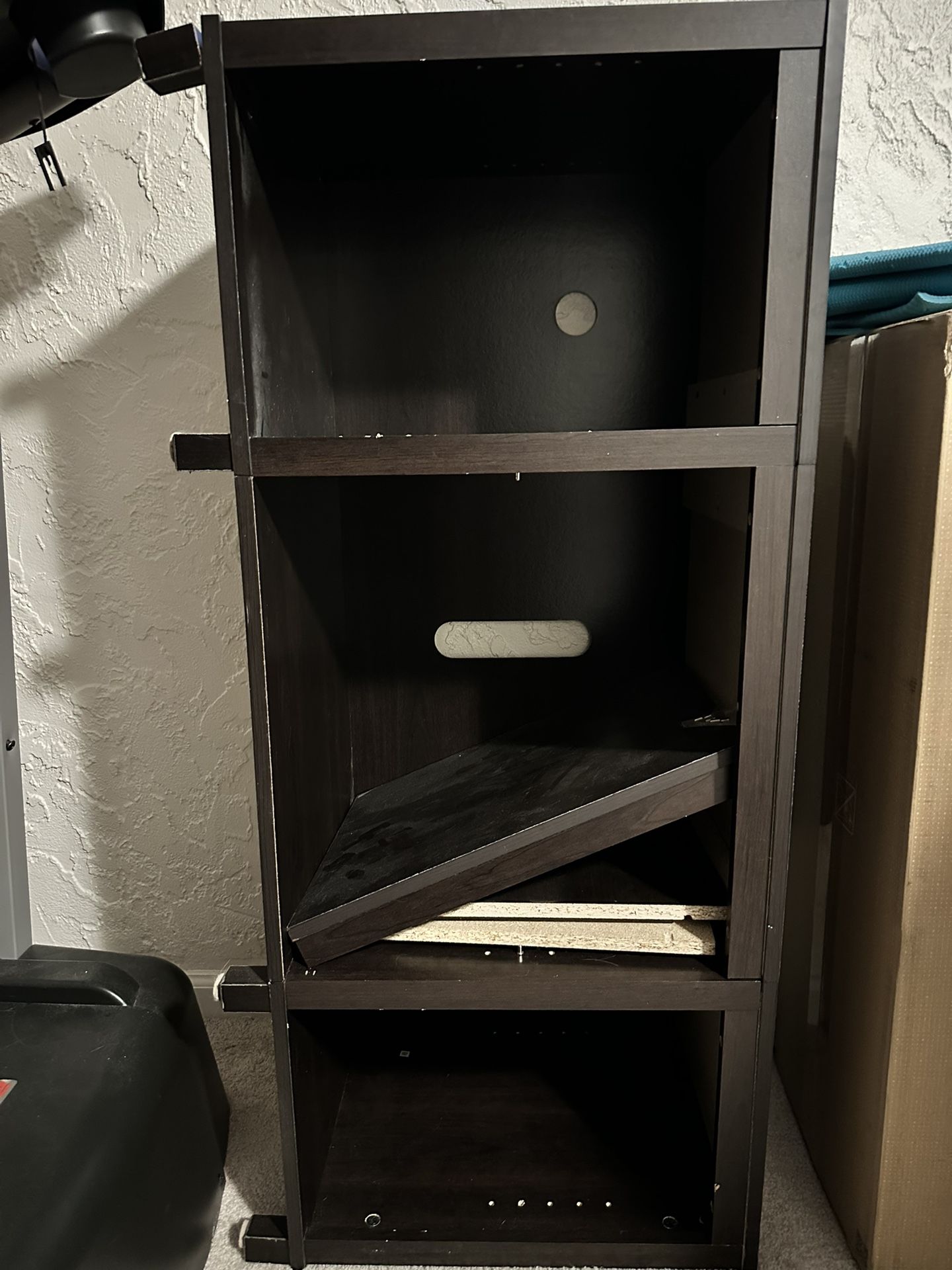 TV stand - $20 (Creve Coeur)