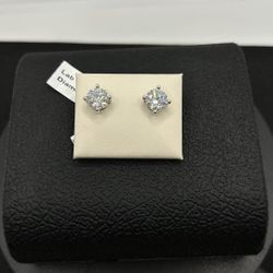 14KW 3CTW Round Cut Studs