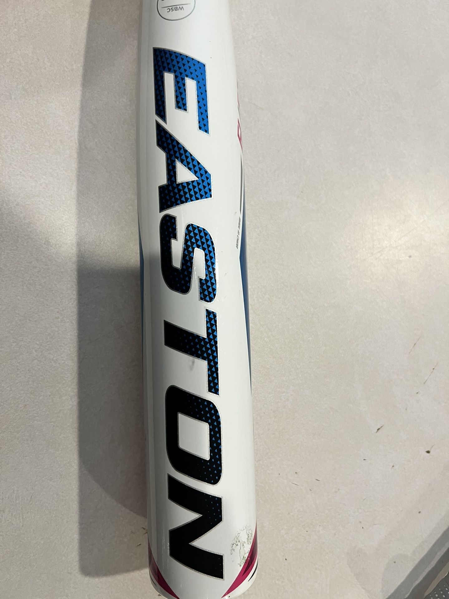 29 Inch -10 Easton Baseball Bat Light Scuffs 