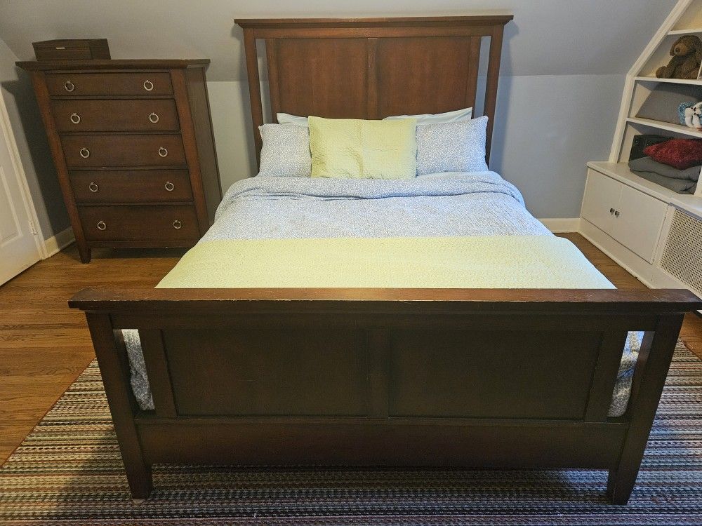 Kathy Ireland Home QUEEN Bedroom Set