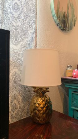 Pineapple lamp