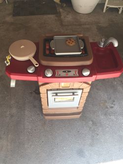 Kids pretend play barbecue grill