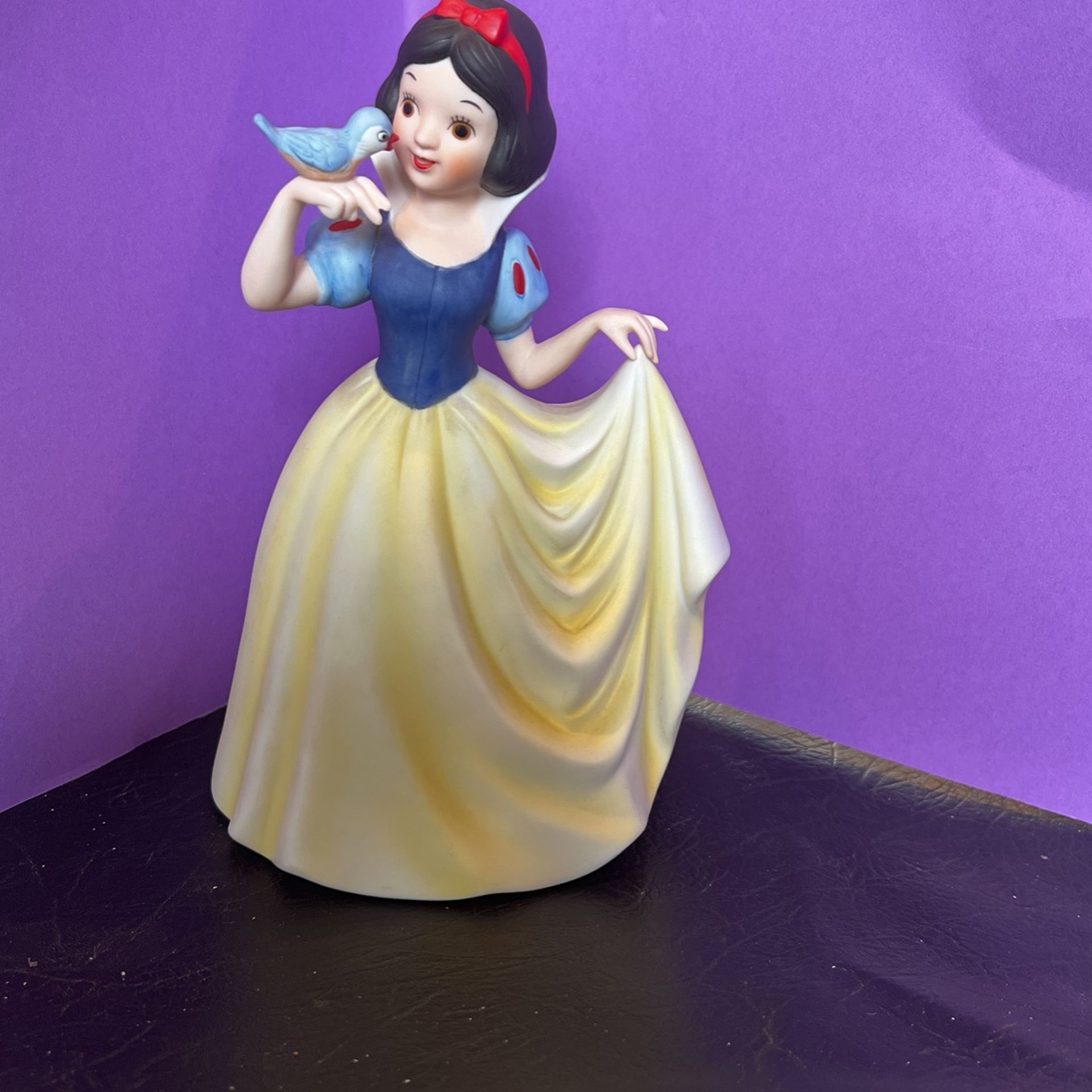 Disney Vintage Snow White Music Figure