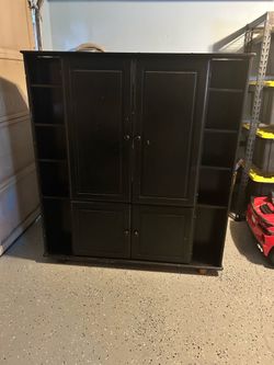 Free TV entertainment Center