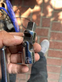 3” 1/2 ext. bar. And a 1/2 universal socket