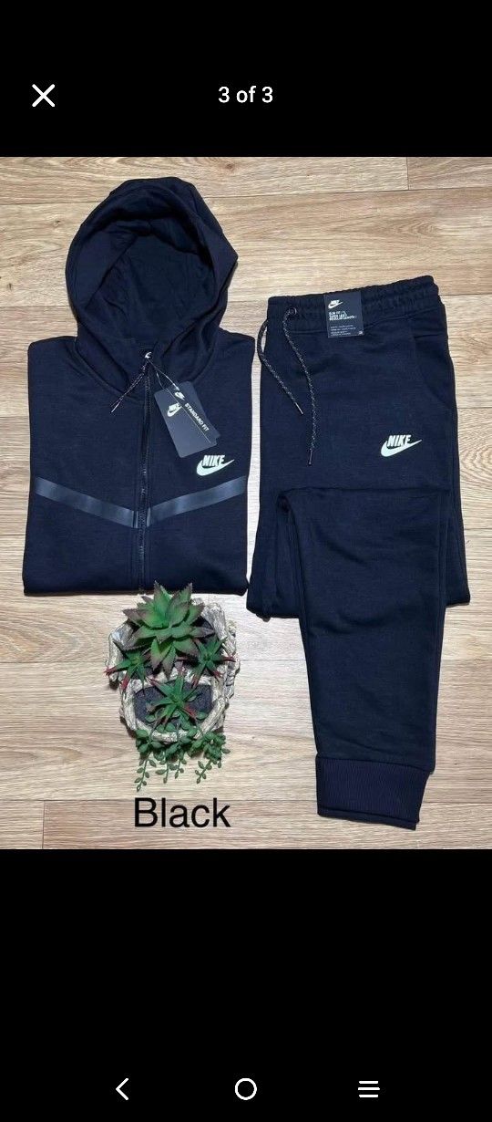 3x All Black Tech