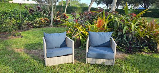 Outdoor Wicker Lounge Chairs with Cushions – Set of 2