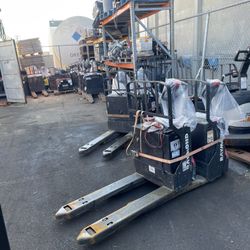 Pallet Jacks 