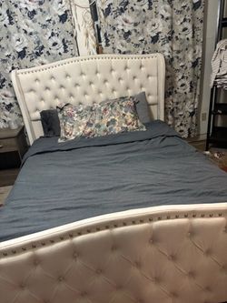 Modern Off-White Bed Headboard & Footboard Set – Decorative Beaded Design