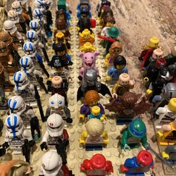 Huge LEGO lot Over 21 + Pounds Of Legos 117 + Minifigures  Instruction Books