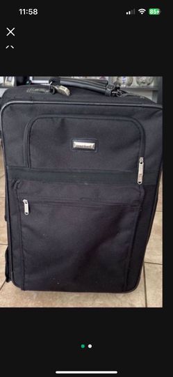 Travel Well Men’s Suit Carry On