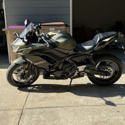 2024 650 ninja kawasaki ABS 