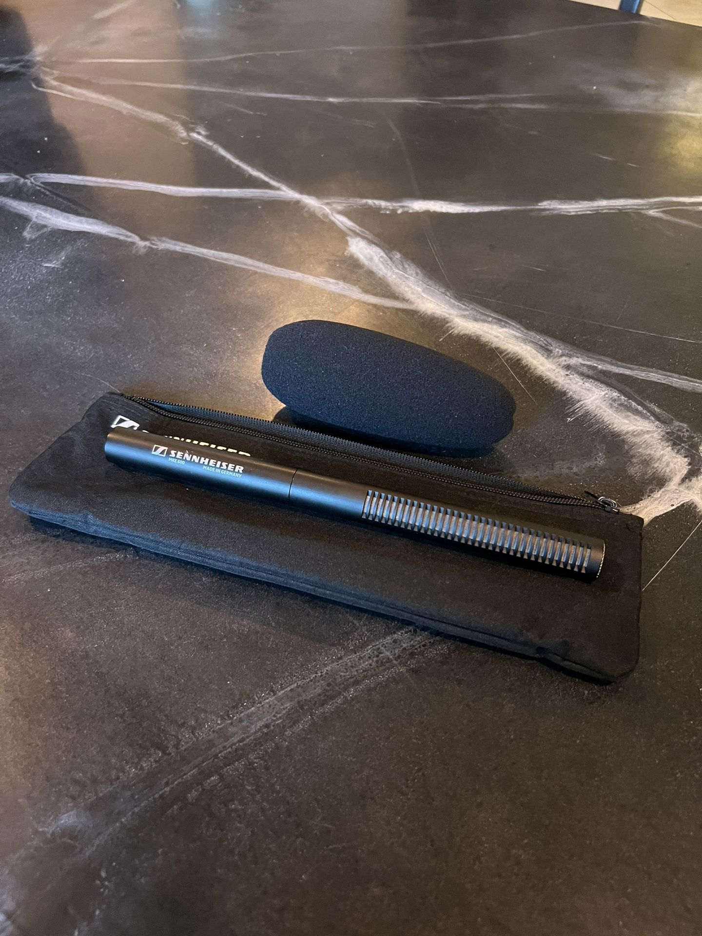 Sennheiser MKE 600 Shotgun Microphone w/ RODE Shockmount