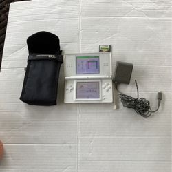 Nintendo Ds Lite With Mario Kart & Goosebumps 