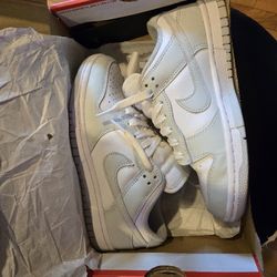 5.5 Women's Nike Low Dunk Photons