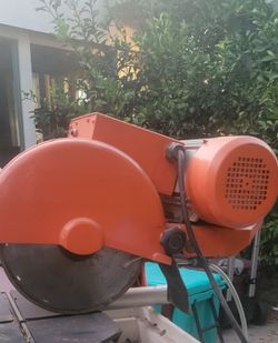 Tile cutter