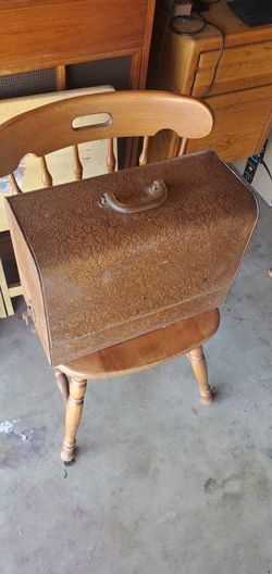1901 Vintage "Singer" Sewing Machine