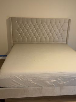 Brand New UNUSED King Bed