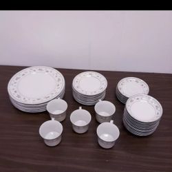 Vintage Abingdon Fine Porcelain China set 40 Piece Made in japan Floral 