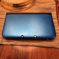 Nintendo 3DS XL – works great – includes charger – cash only